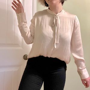 BANANA REPUBLIC Satin Long Sleeve (size M)